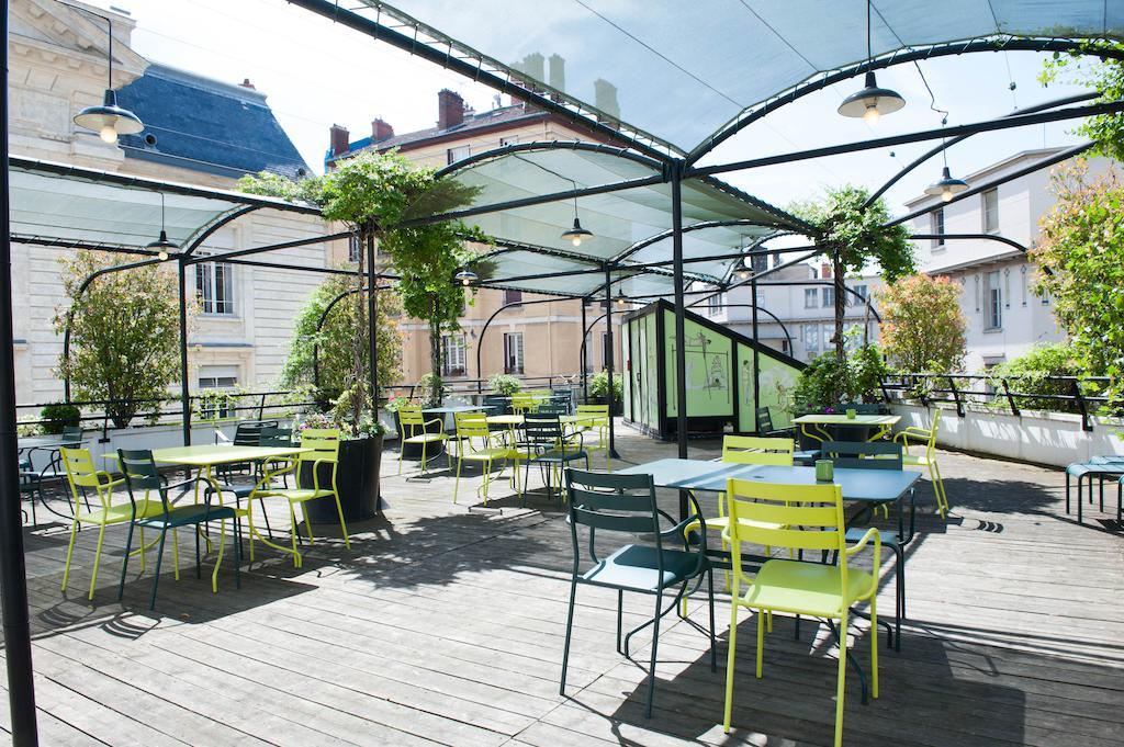 Collège 4*