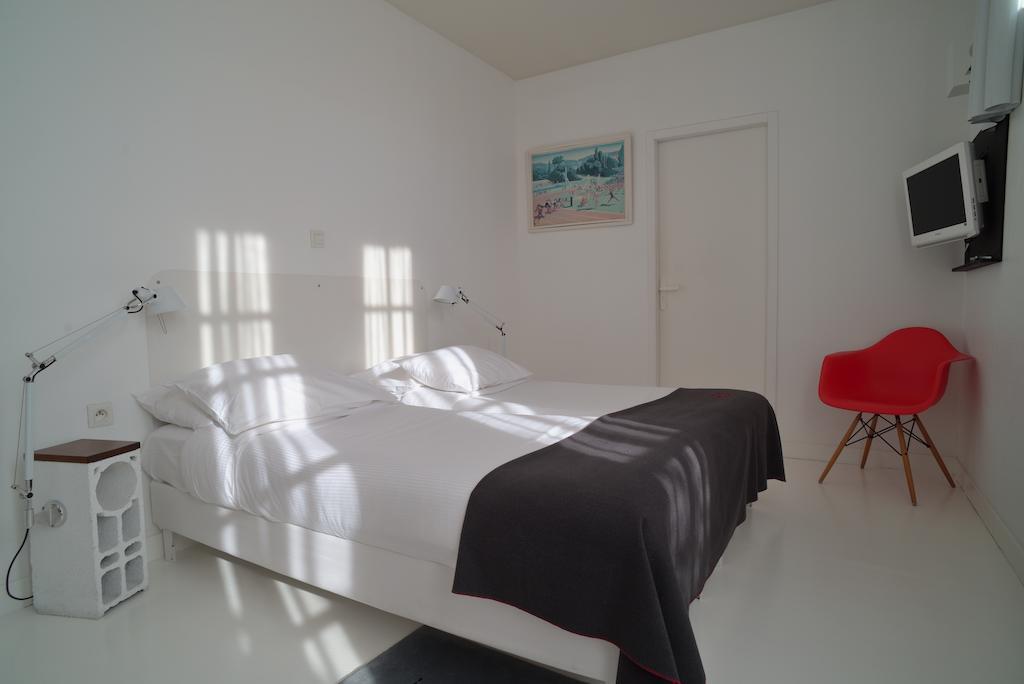 College Hotel 4*